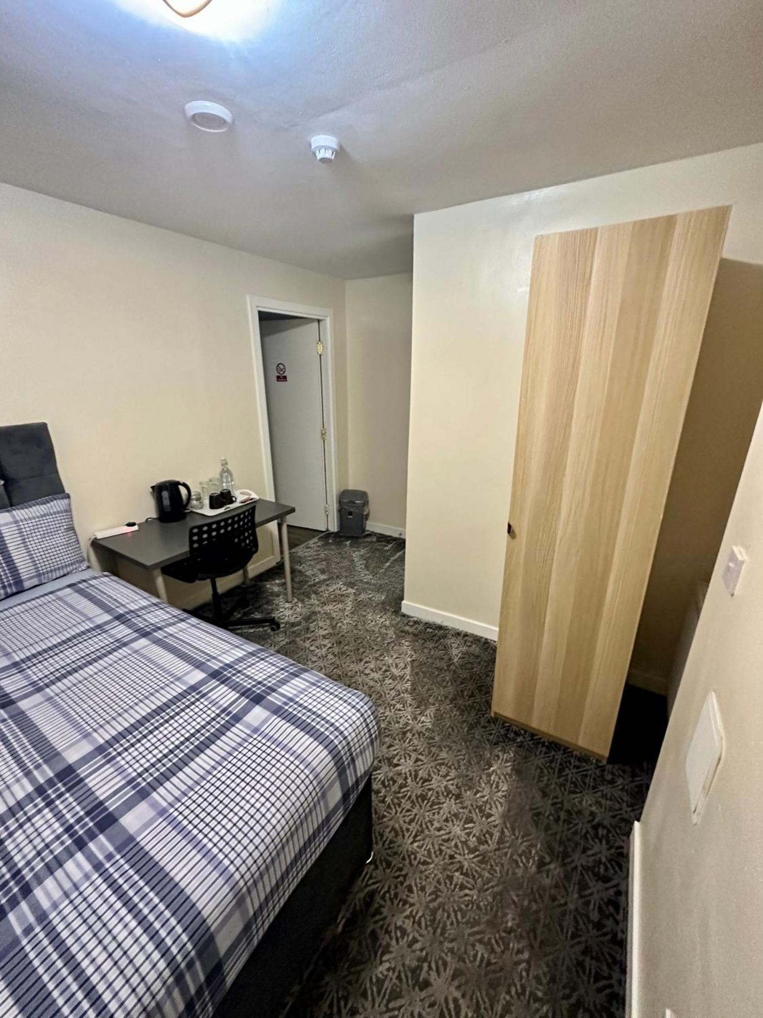 IBROX GuestHouse Glasgow Eksteriør billede